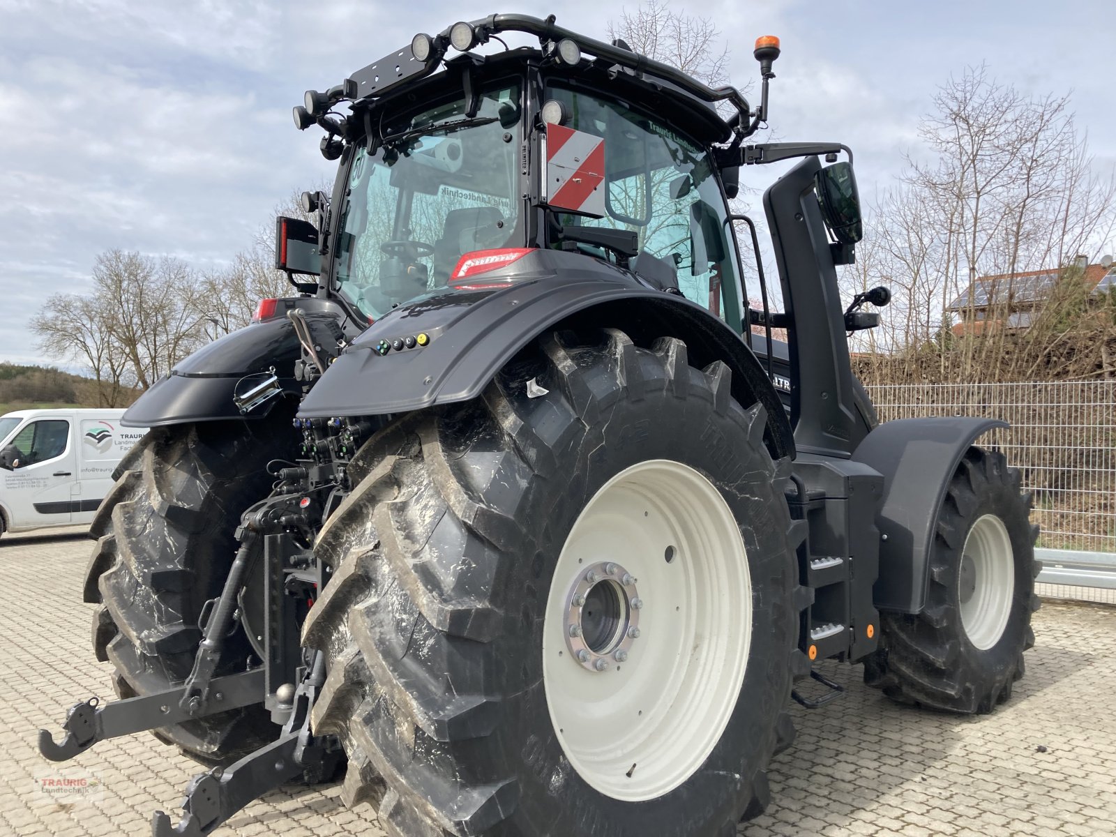 Traktor Türe ait Valtra Q285 mit Rüfa, Neumaschine içinde Mainburg/Wambach (resim 26)