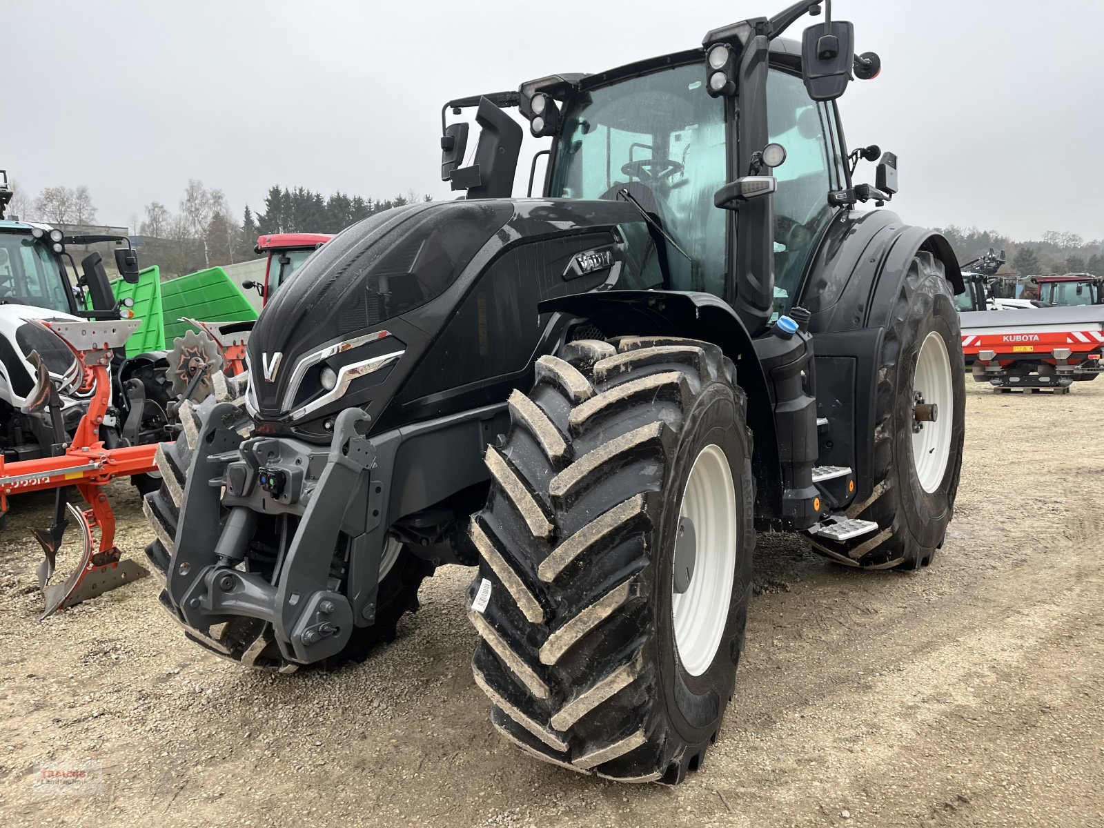 Traktor of the type Valtra Q285, Neumaschine in Mainburg/Wambach (Picture 3)