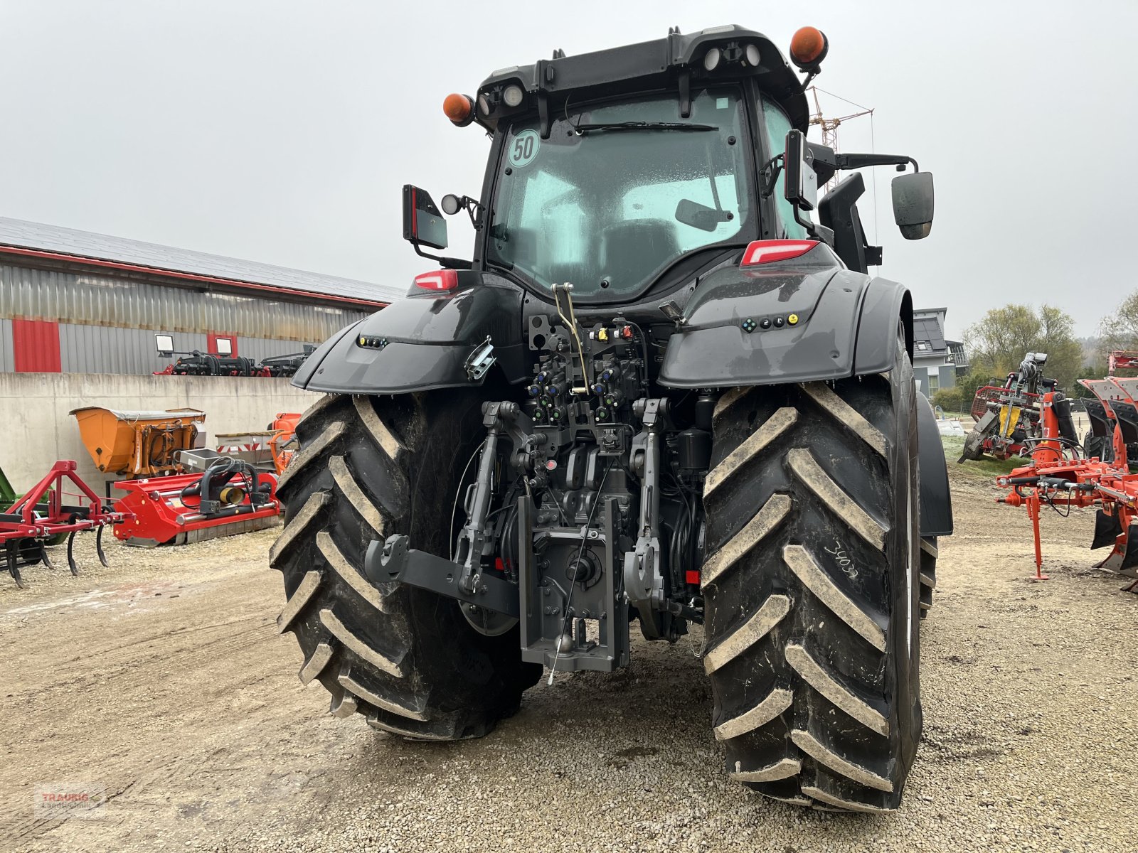 Traktor of the type Valtra Q285, Neumaschine in Mainburg/Wambach (Picture 11)