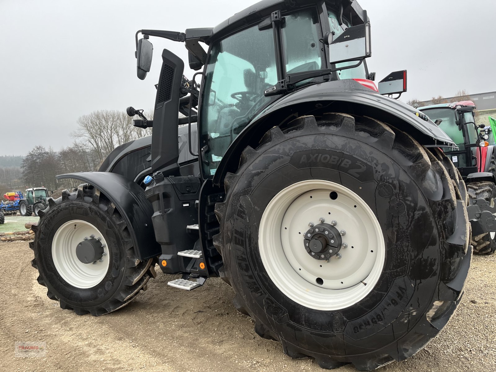 Traktor of the type Valtra Q285, Neumaschine in Mainburg/Wambach (Picture 14)