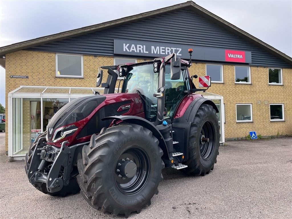 Traktor des Typs Valtra Q305  0% I Rente over 60 MDR., Gebrauchtmaschine in Sakskøbing (Bild 1)