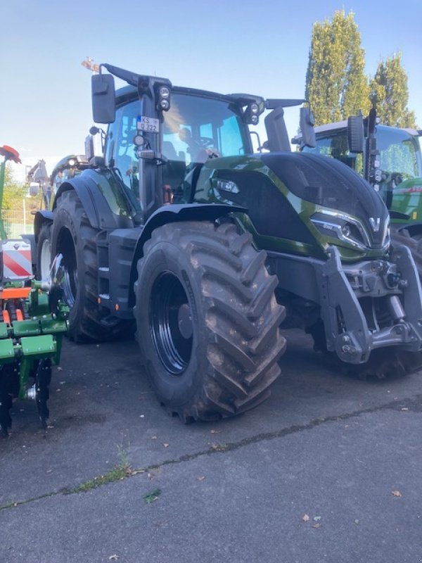 Traktor del tipo Valtra Q305 1A9, Gebrauchtmaschine In Hofgeismar (Immagine 2)