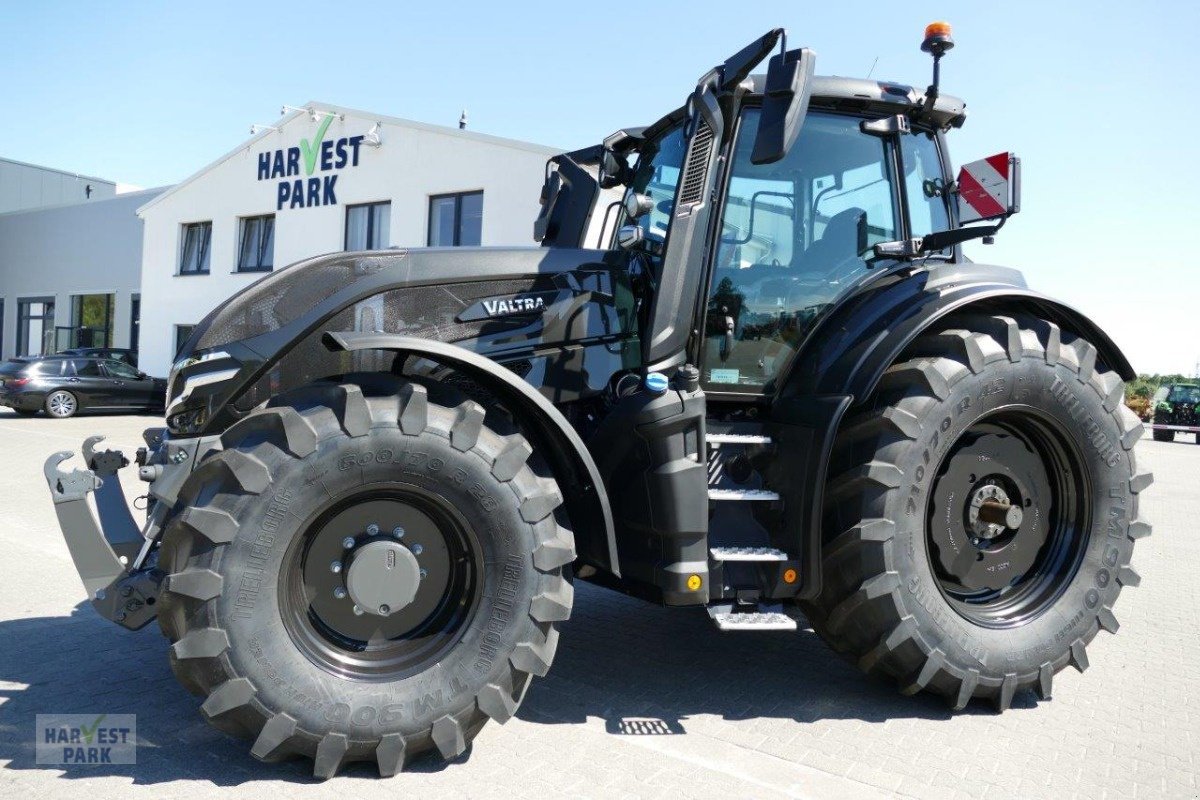 Traktor des Typs Valtra Q305 *Aktionspreis* 3 Jahre Garantie, Gebrauchtmaschine in Emsbüren (Bild 2)