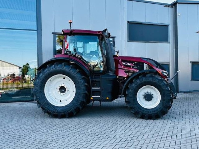 Traktor typu Valtra Q305 DEMO Super Compleet!, Gebrauchtmaschine w Marknesse (Zdjęcie 4)