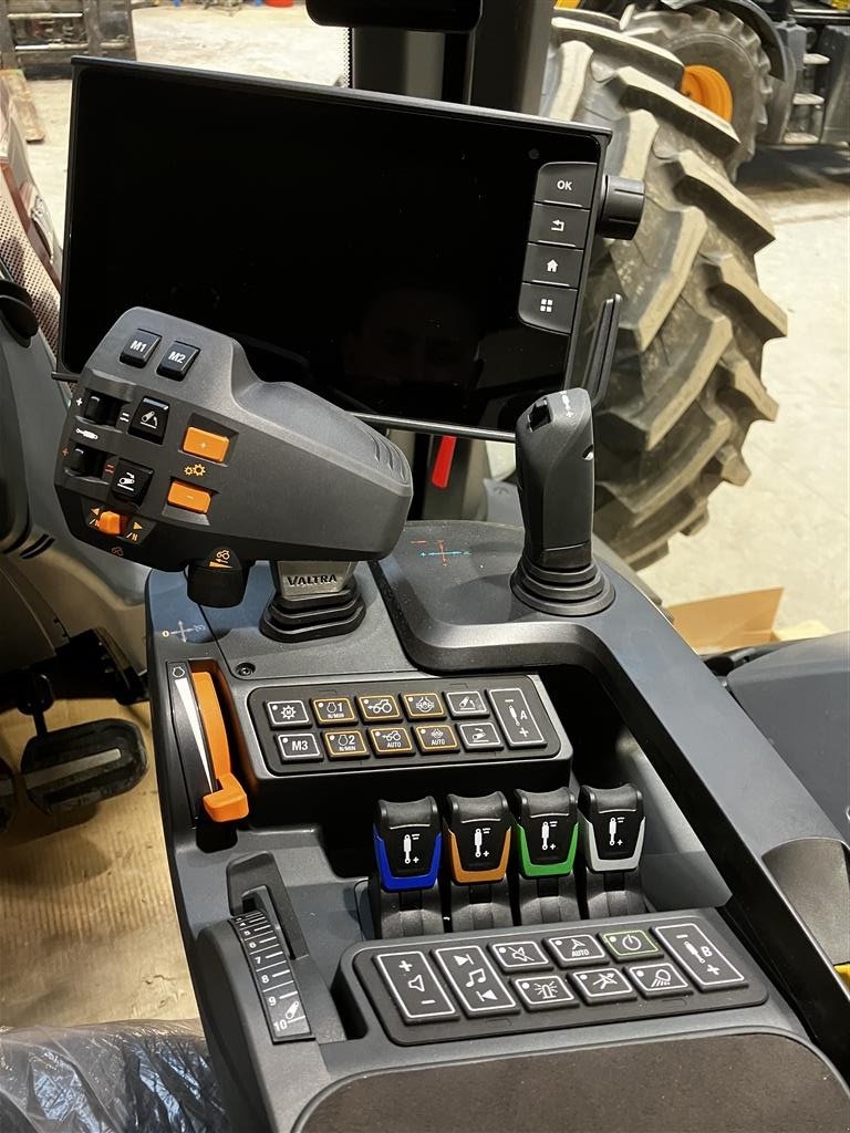 Traktor typu Valtra Q305  ---  RESERVERET  ---, Gebrauchtmaschine w Høng (Zdjęcie 6)