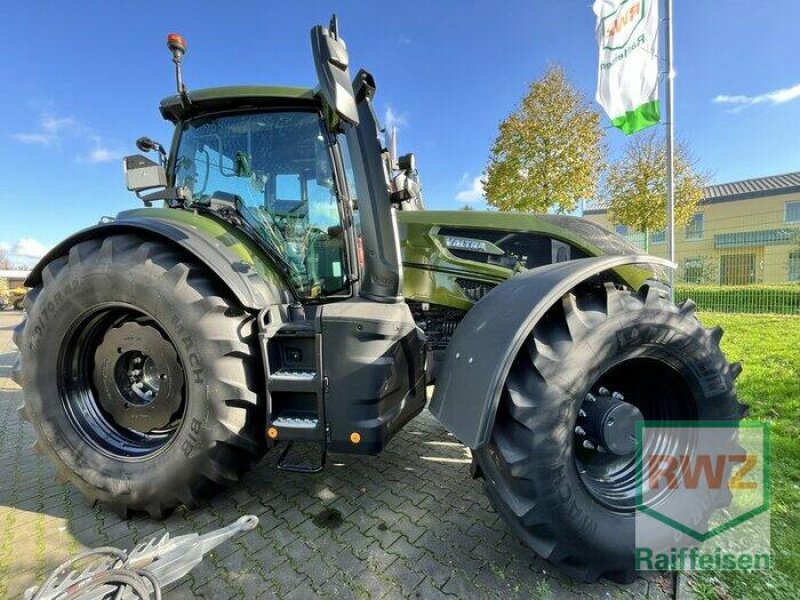 Traktor des Typs Valtra Q305 **Rückfahreinrichtung**, Ausstellungsmaschine in Rommerskirchen (Bild 4)