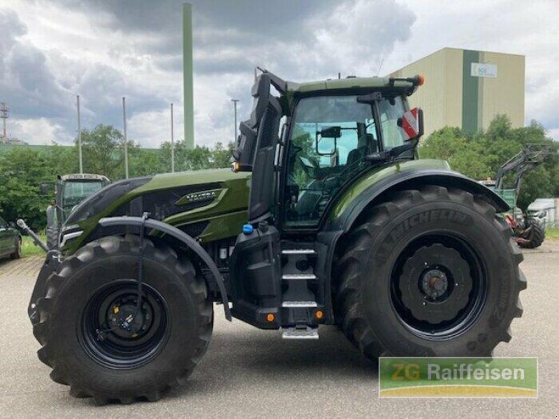 Traktor of the type Valtra Q305 Rüfa, Reifenregeldruckanlage, Vorführmaschine in Bruchsal (Picture 4)