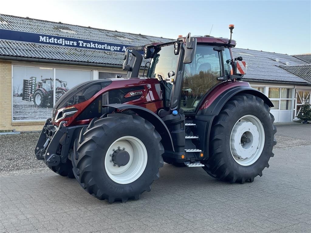 Traktor des Typs Valtra Q305, Gebrauchtmaschine in Nimtofte (Bild 1)