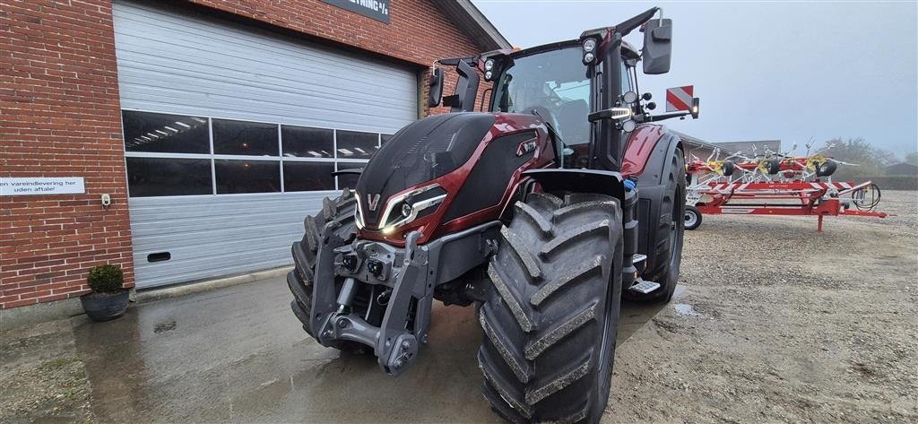 Traktor tip Valtra Q305, Gebrauchtmaschine in Ringkøbing (Poză 2)