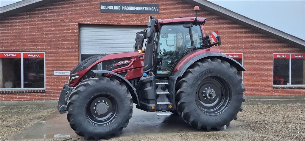 Traktor tip Valtra Q305, Gebrauchtmaschine in Ringkøbing (Poză 1)