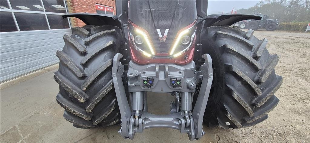 Traktor tip Valtra Q305, Gebrauchtmaschine in Ringkøbing (Poză 4)