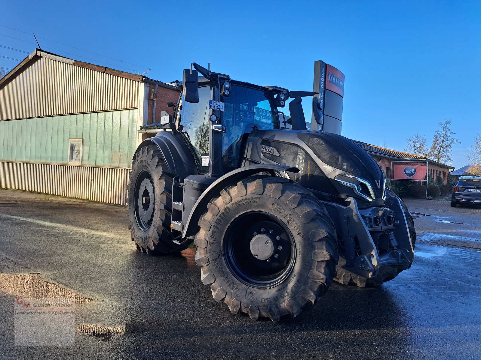 Traktor typu Valtra Q305, Neumaschine v St. Michaelisdonn (Obrázek 1)