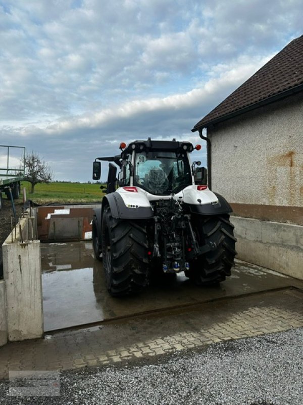 Traktor типа Valtra Q305, Gebrauchtmaschine в Weiden/Theisseil (Фотография 3)