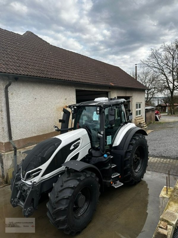 Traktor tip Valtra Q305, Gebrauchtmaschine in Weiden/Theisseil (Poză 10)