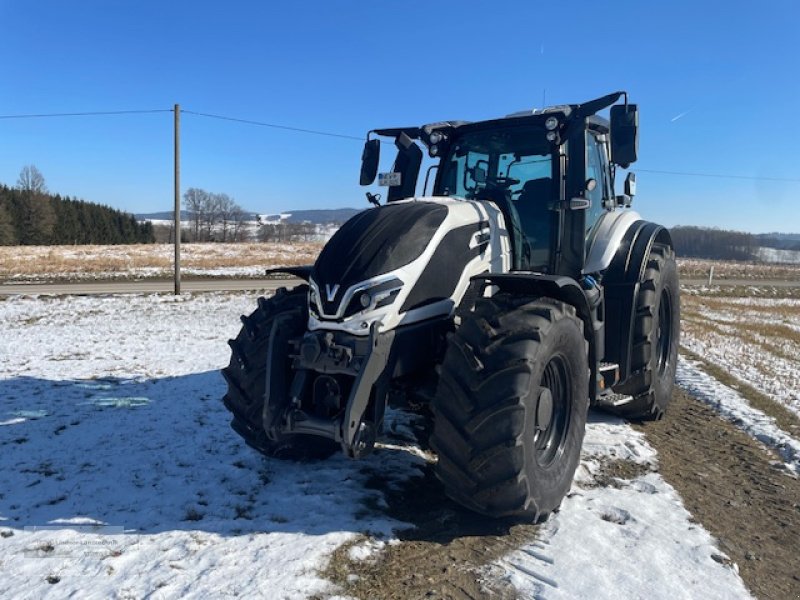 Traktor от тип Valtra Q305, Gebrauchtmaschine в Weiden/Theisseil (Снимка 1)