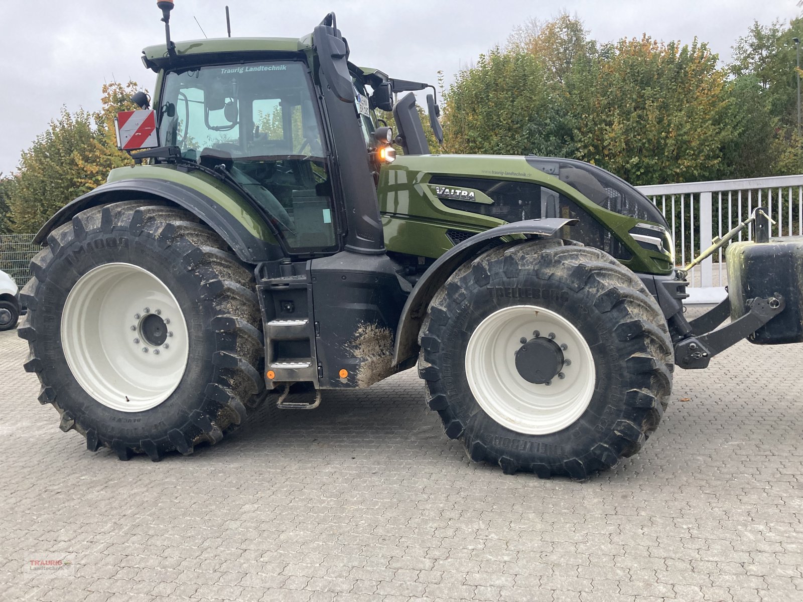 Traktor del tipo Valtra Q305, Gebrauchtmaschine en Mainburg/Wambach (Imagen 1)