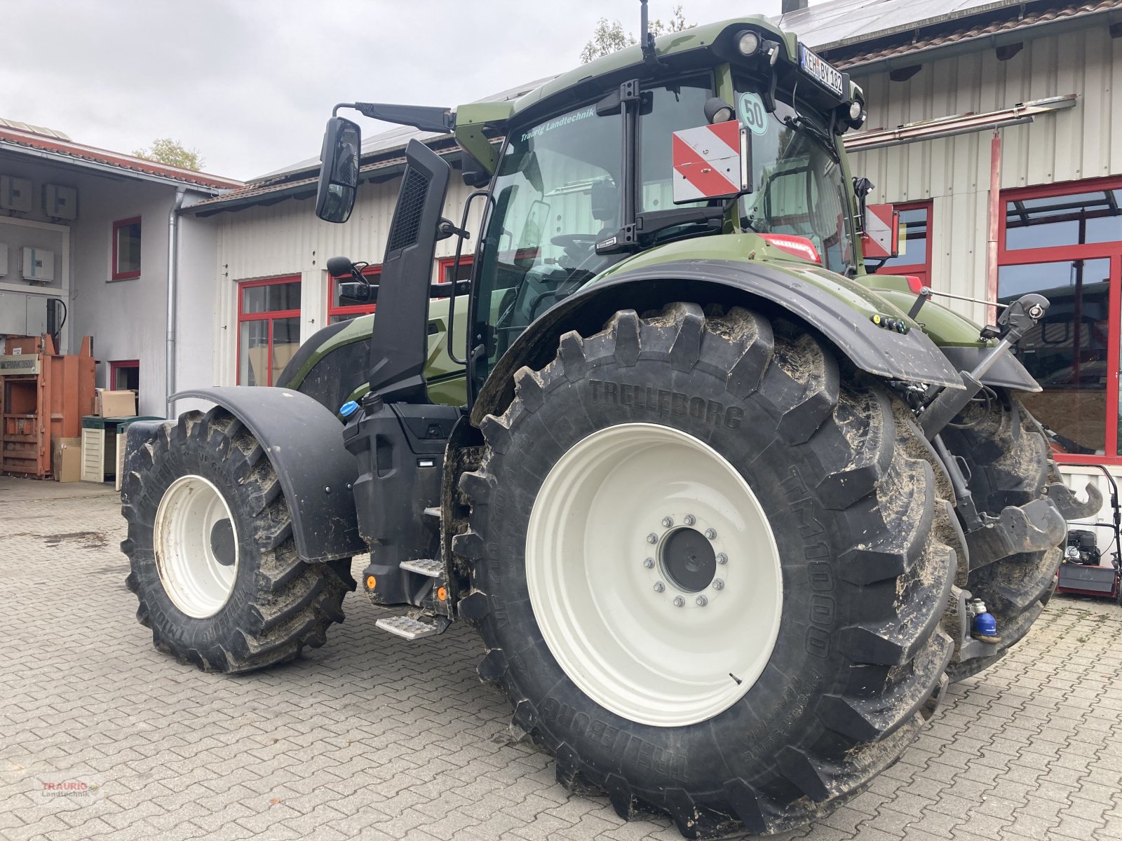 Traktor des Typs Valtra Q305, Gebrauchtmaschine in Mainburg/Wambach (Bild 4)