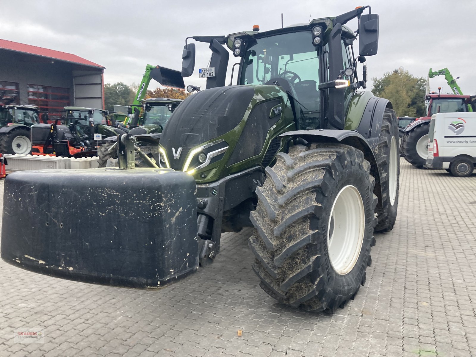 Traktor типа Valtra Q305, Gebrauchtmaschine в Mainburg/Wambach (Фотография 9)