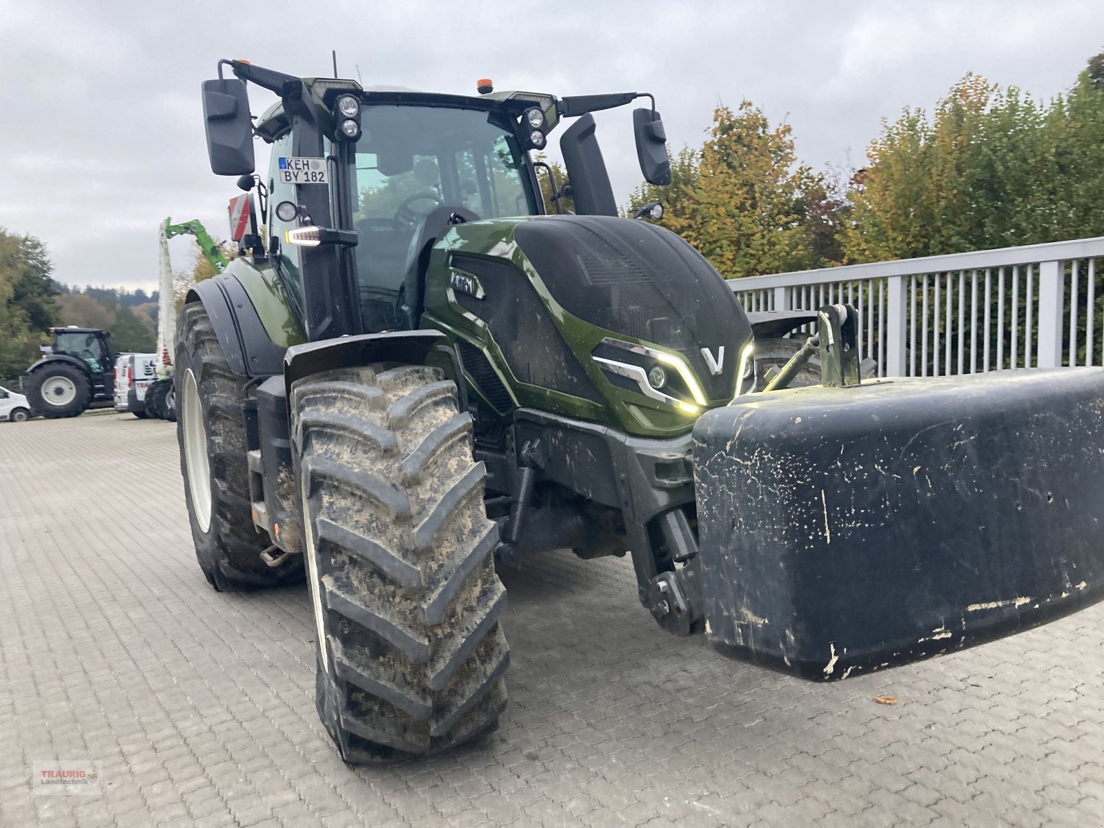 Traktor от тип Valtra Q305, Gebrauchtmaschine в Mainburg/Wambach (Снимка 10)