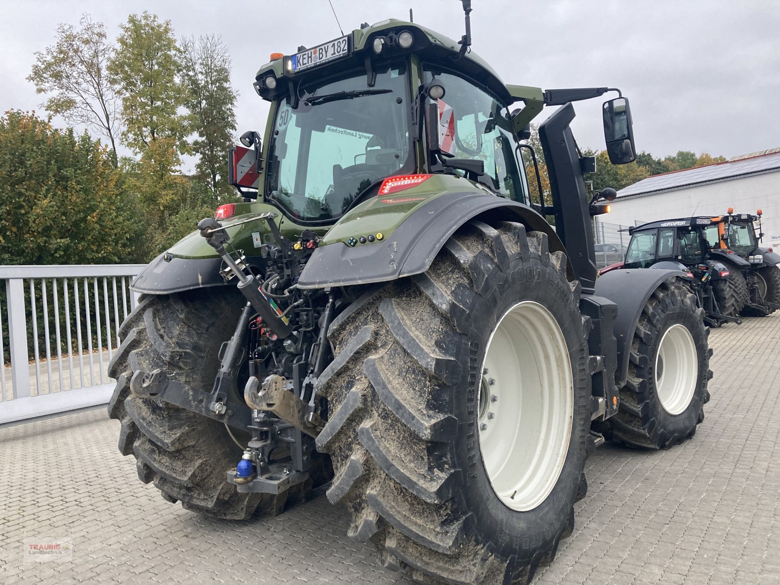 Traktor des Typs Valtra Q305, Gebrauchtmaschine in Mainburg/Wambach (Bild 12)