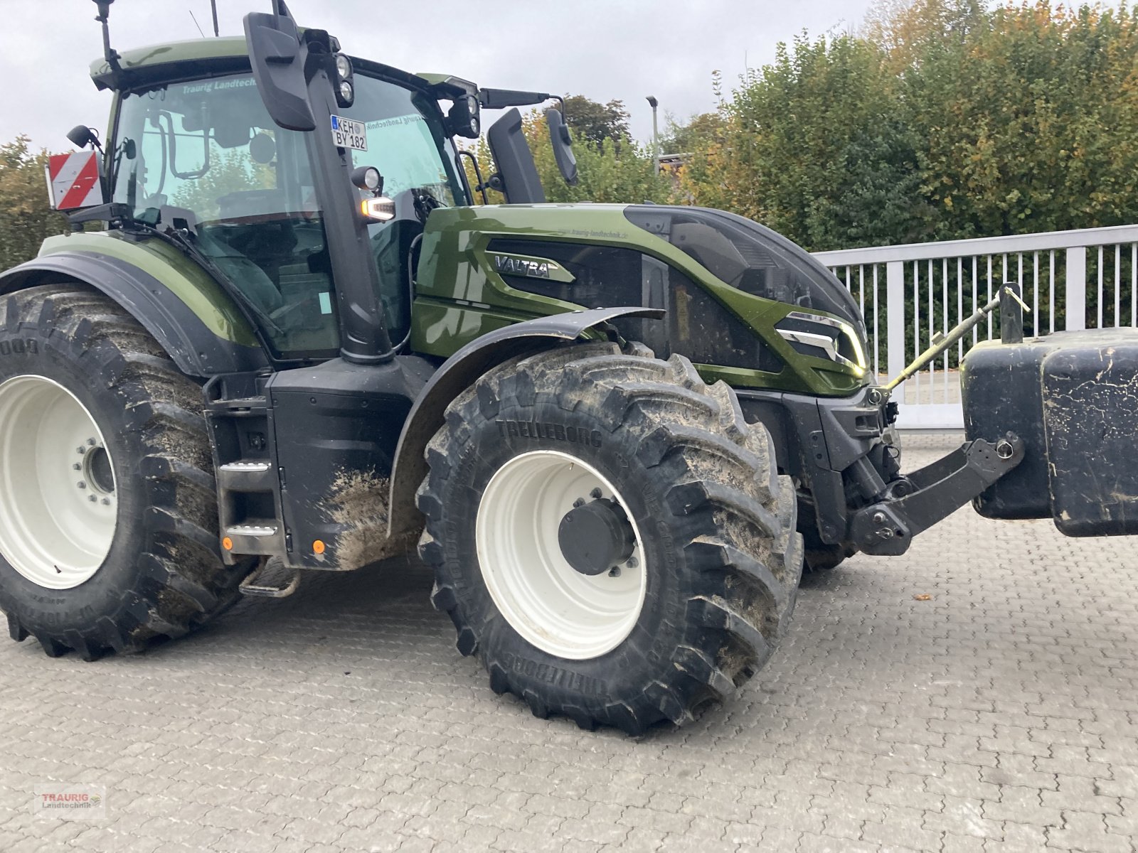 Traktor tip Valtra Q305, Gebrauchtmaschine in Mainburg/Wambach (Poză 12)