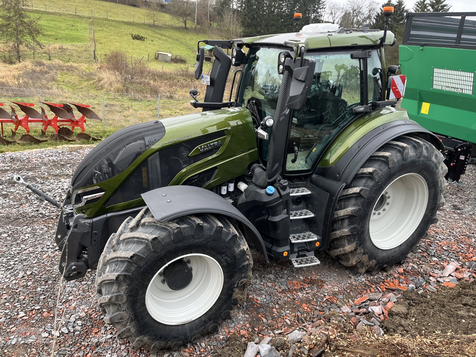 Traktor typu Valtra Q305, Gebrauchtmaschine v Mainburg/Wambach (Obrázok 9)