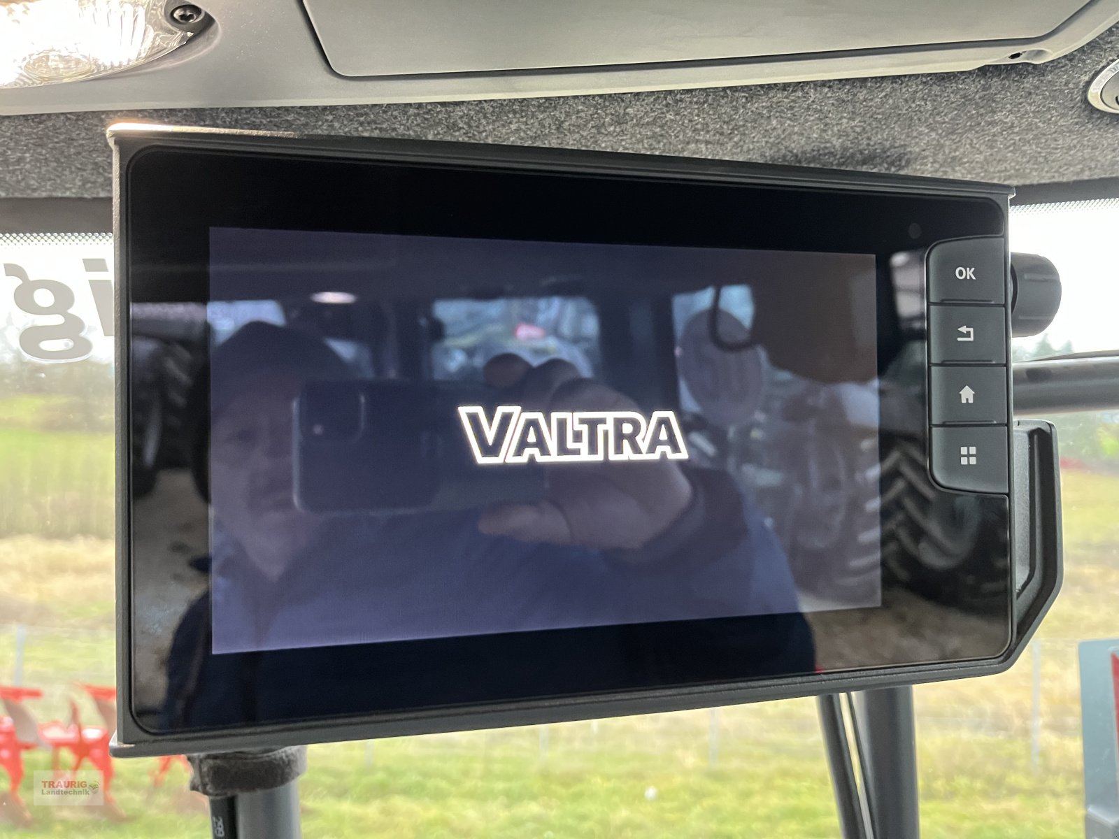 Traktor typu Valtra Q305, Gebrauchtmaschine v Mainburg/Wambach (Obrázok 16)