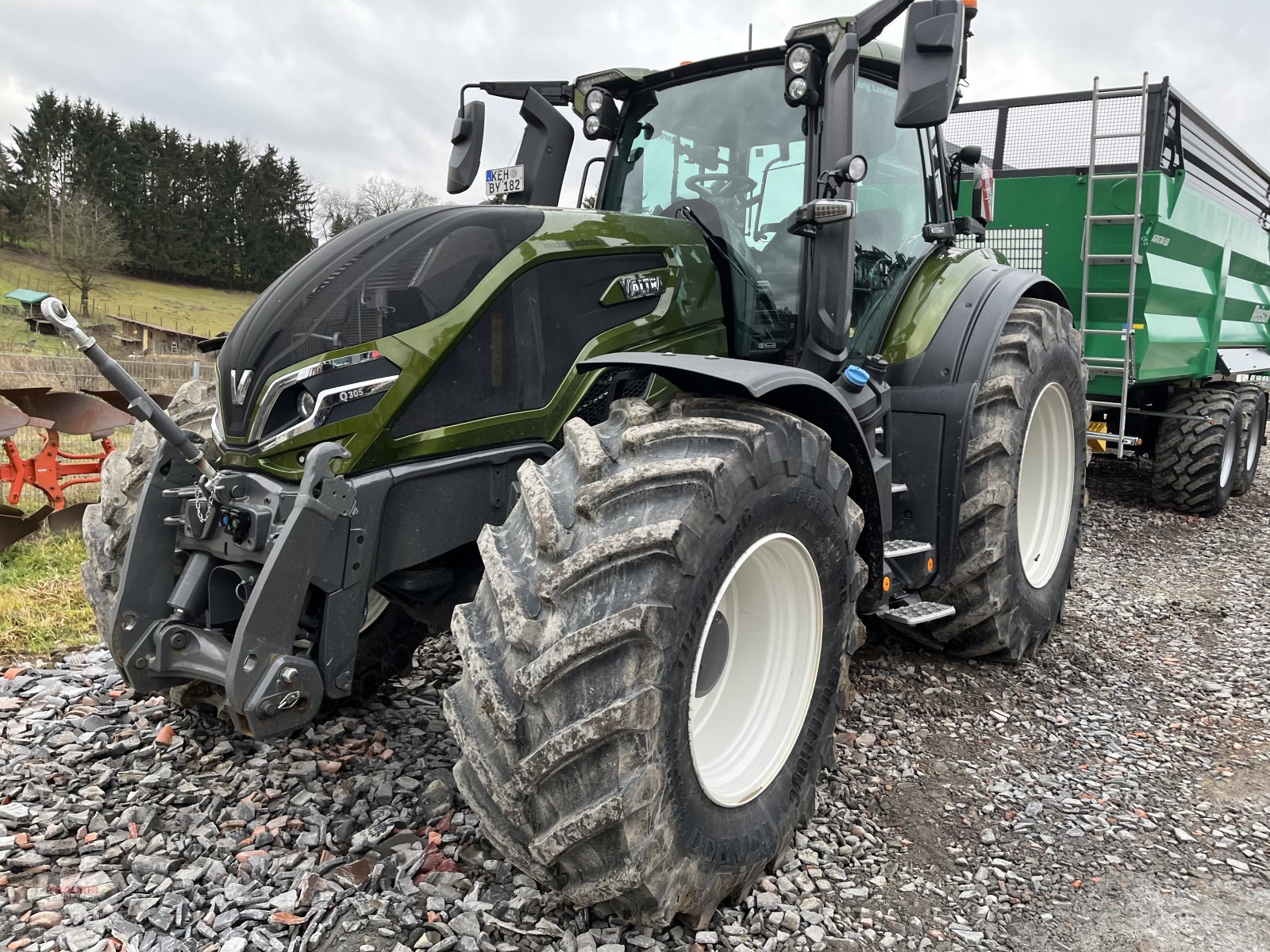 Traktor des Typs Valtra Q305, Gebrauchtmaschine in Mainburg/Wambach (Bild 22)