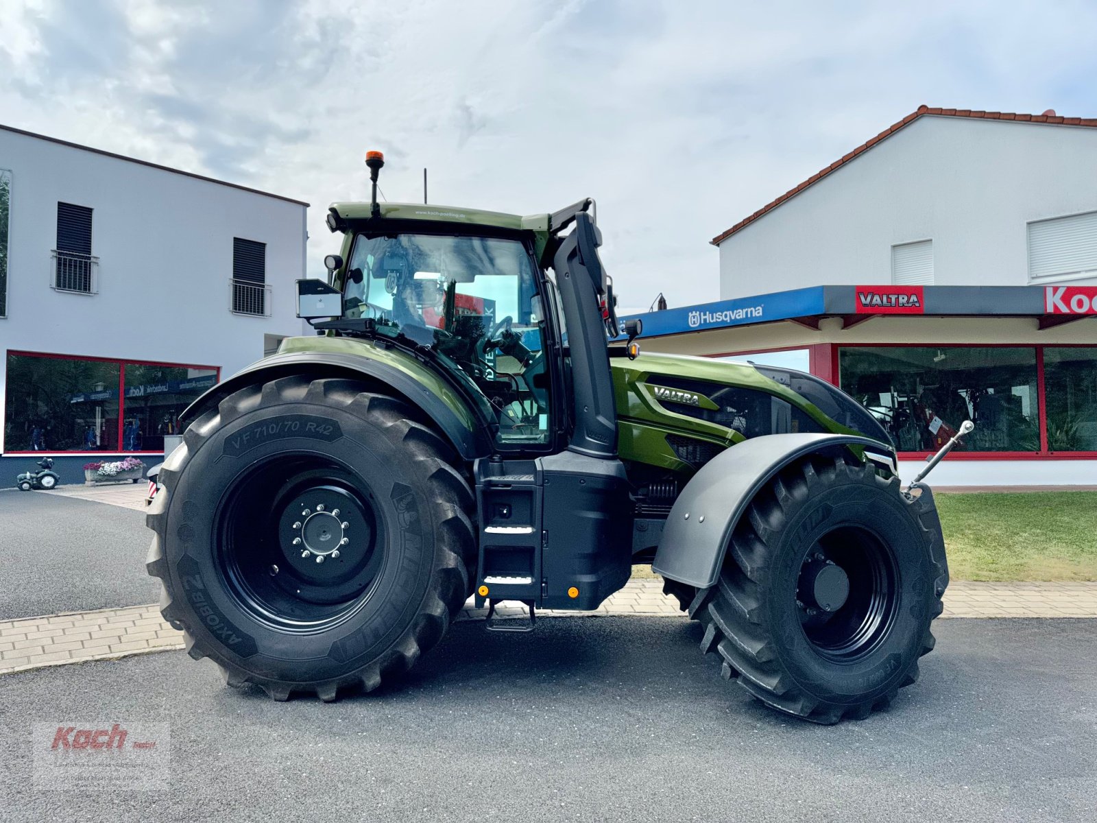 Traktor van het type Valtra Q305, Gebrauchtmaschine in Neumarkt / Pölling (Foto 2)