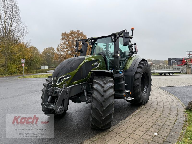 Traktor of the type Valtra Q305, Neumaschine in Neumarkt / Pölling (Picture 1)