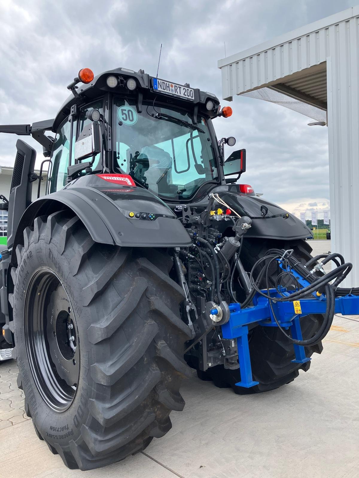 Traktor typu Valtra Q305, Gebrauchtmaschine v Neustadt / Orla (Obrázek 2)