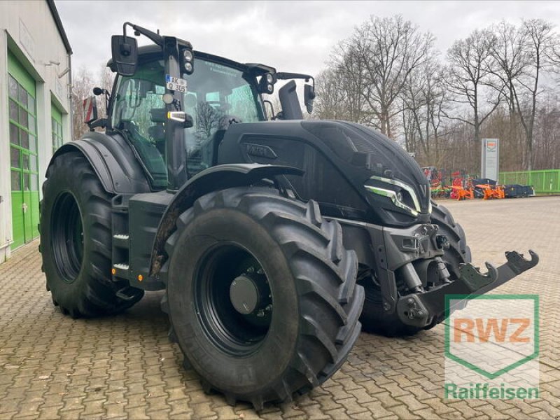 Traktor van het type Valtra Q305, Vorführmaschine in Flammersfeld (Foto 1)