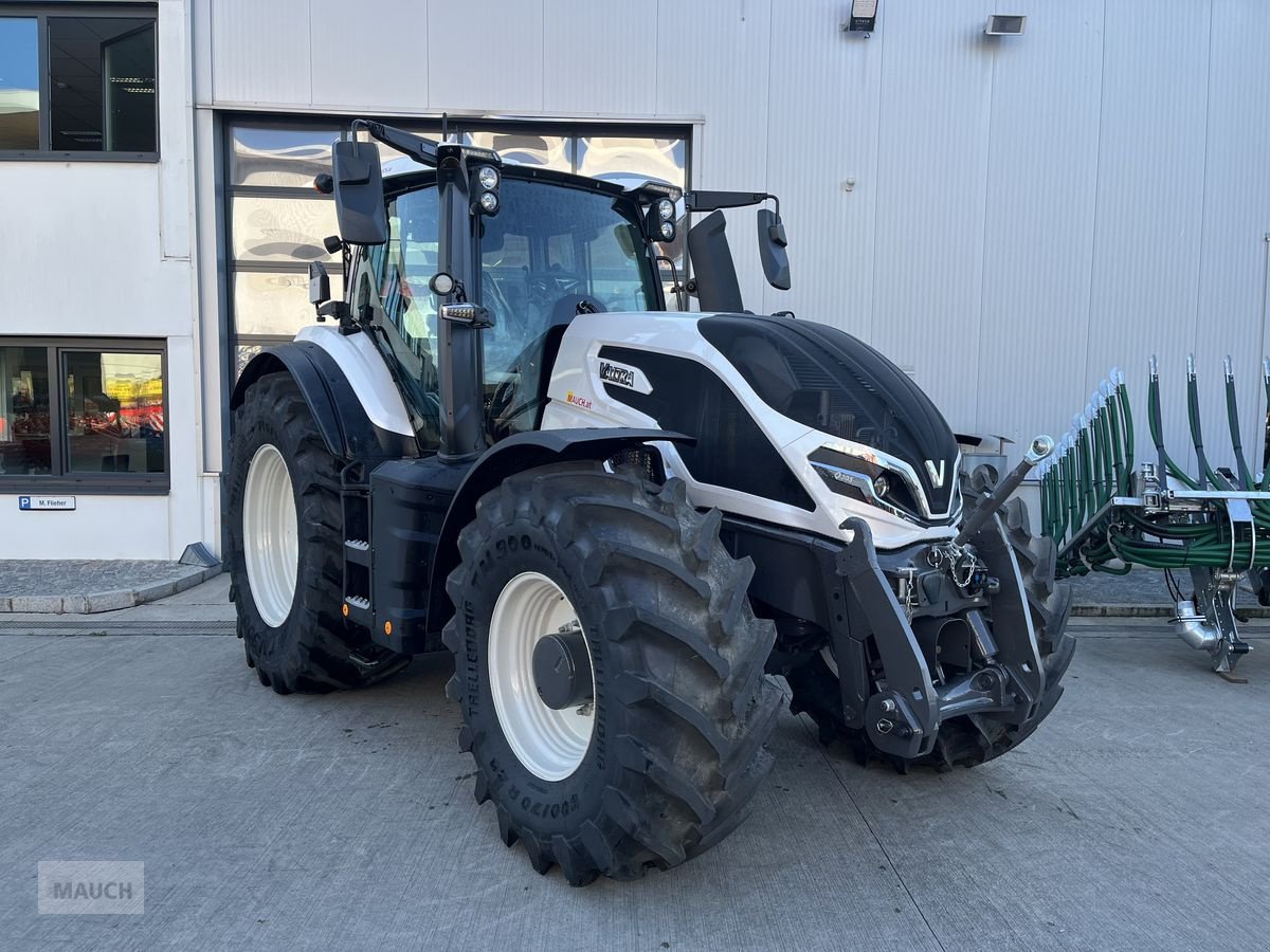 Traktor tip Valtra Q305, Vorführmaschine in Burgkirchen (Poză 1)