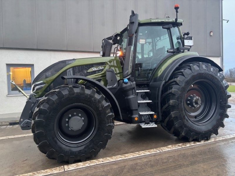 Traktor типа Valtra Q305, Gebrauchtmaschine в Heretsried (Фотография 3)