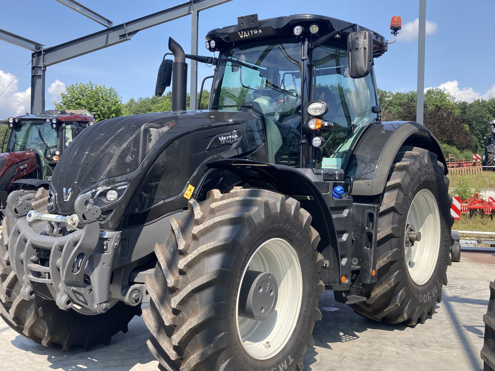 Traktor typu Valtra S 394 Rüfa einer der letzten S4, Neumaschine v Bodenwöhr/ Taxöldern (Obrázek 1)