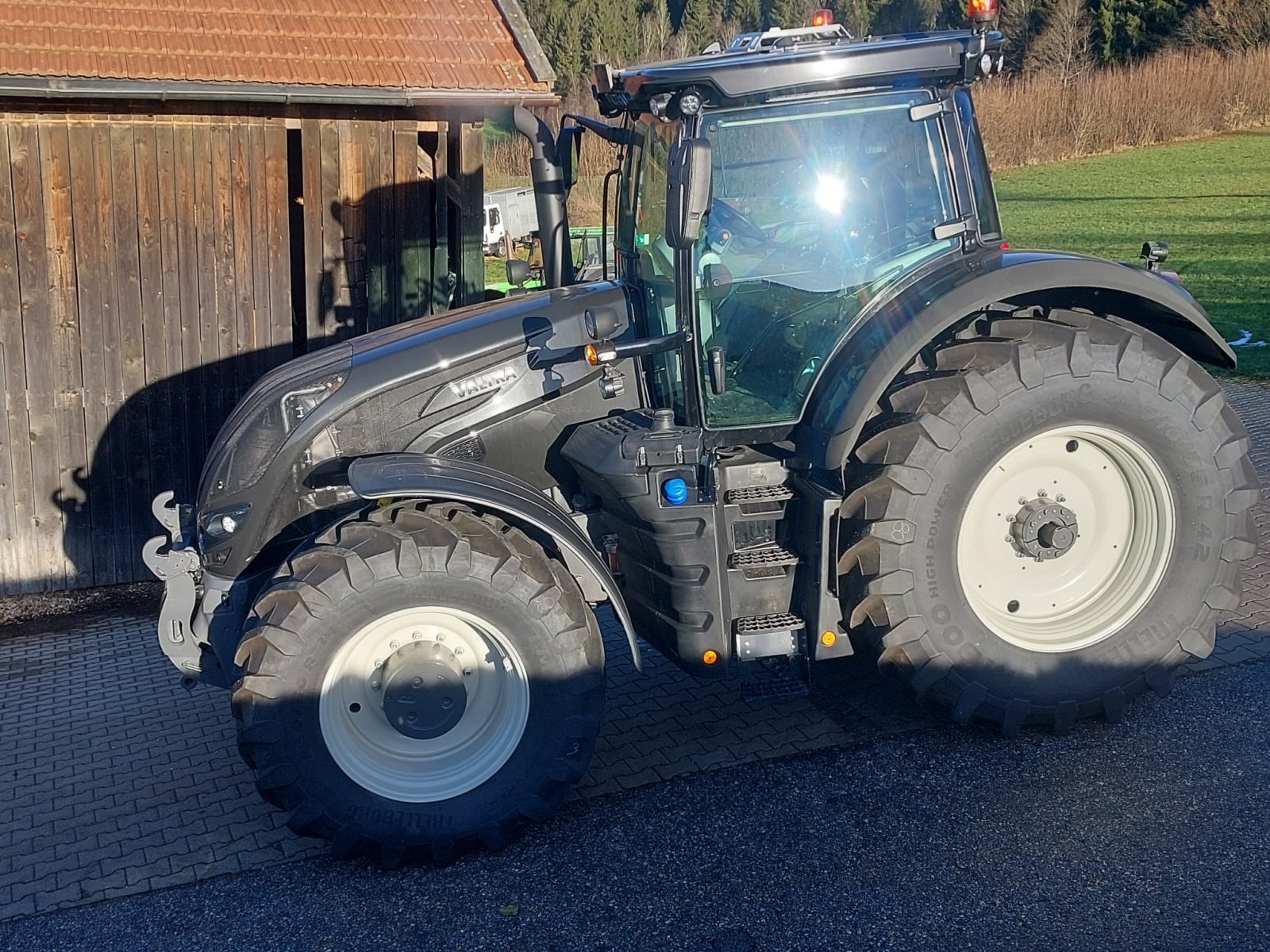 Traktor typu Valtra S 394 Rüfa, Neumaschine v Bodenwöhr/ Taxöldern (Obrázek 1)