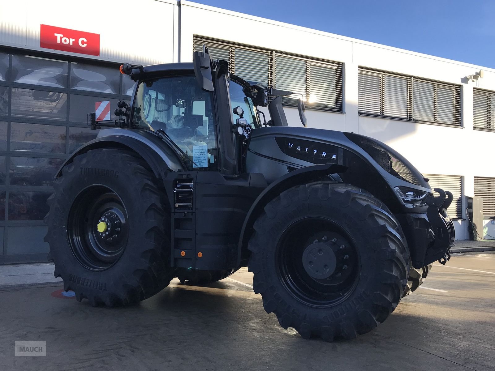 Traktor Türe ait Valtra S 416, Neumaschine içinde Burgkirchen (resim 9)