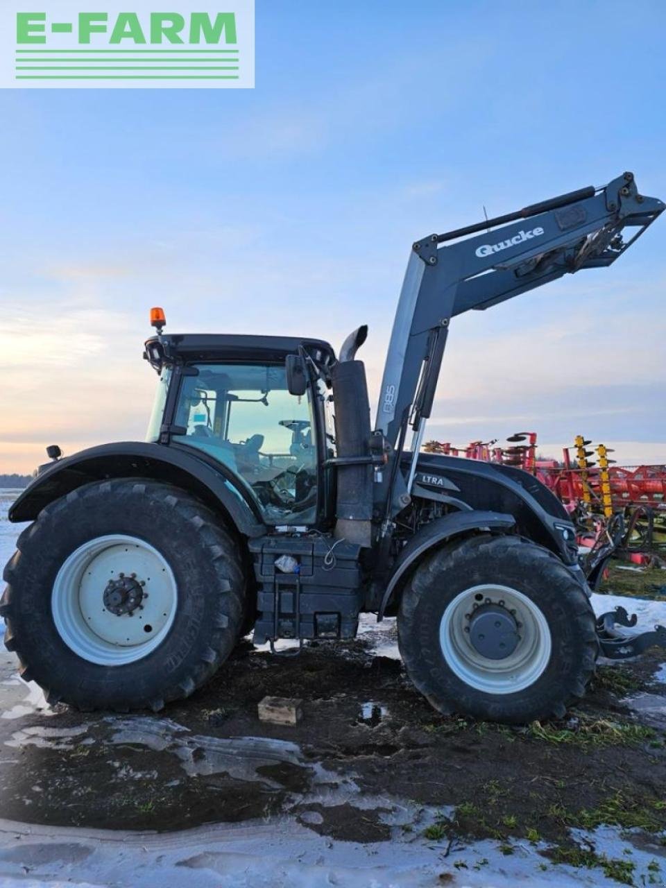 Traktor van het type Valtra S294, Gebrauchtmaschine in Hamburg (Foto 2)