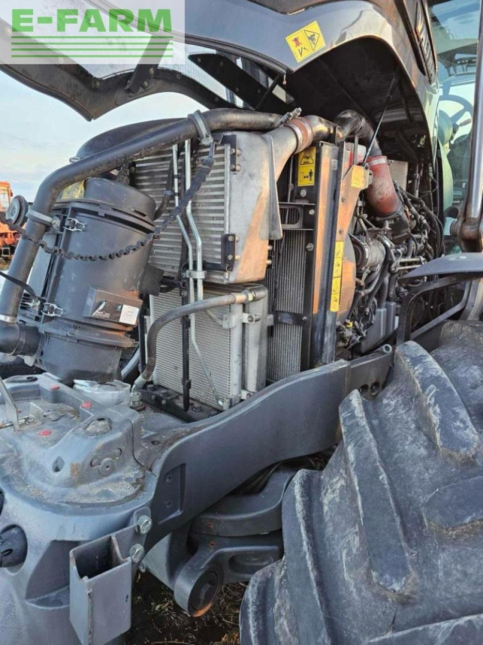 Traktor del tipo Valtra S294, Gebrauchtmaschine In Hamburg (Immagine 11)