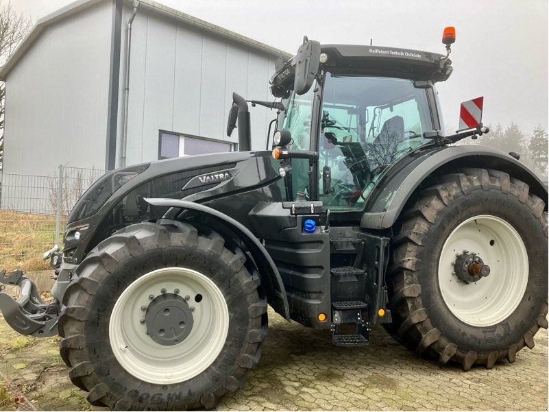 Traktor del tipo Valtra S324 SmartTouch MR19, Gebrauchtmaschine en Preetz (Imagen 2)