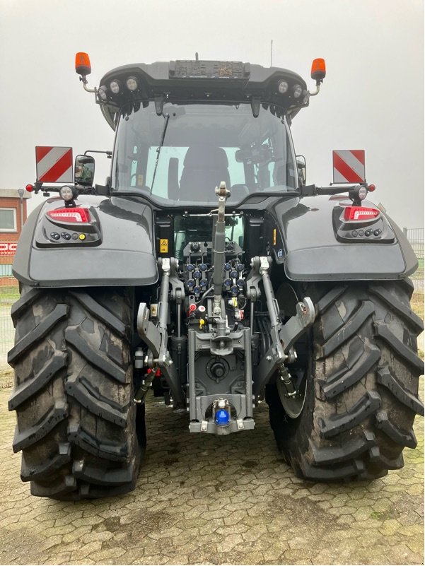 Traktor van het type Valtra S324 SmartTouch MR19, Gebrauchtmaschine in Preetz (Foto 3)