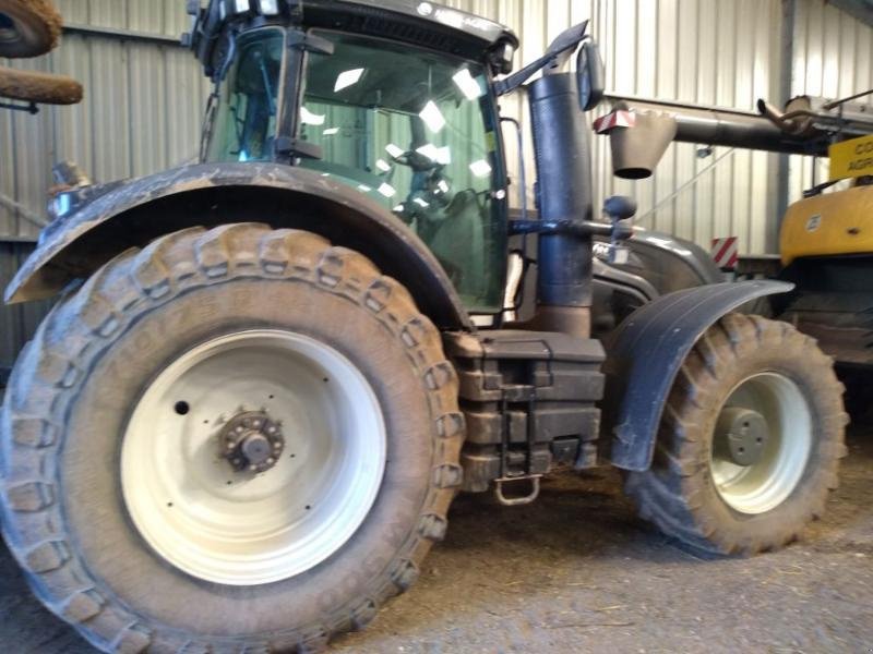 Traktor del tipo Valtra S324, Gebrauchtmaschine In ANTIGNY (Immagine 3)