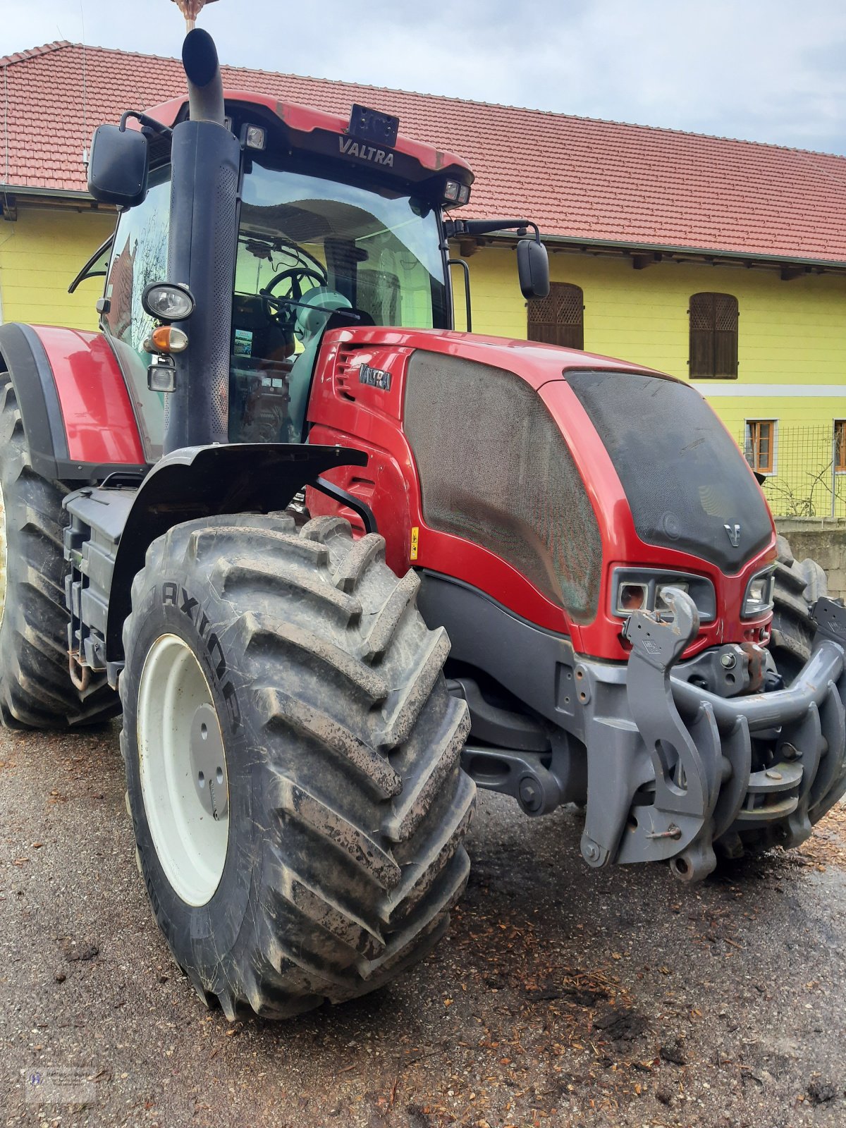 Traktor del tipo Valtra S353, Gebrauchtmaschine In Aistersheim (Immagine 2)