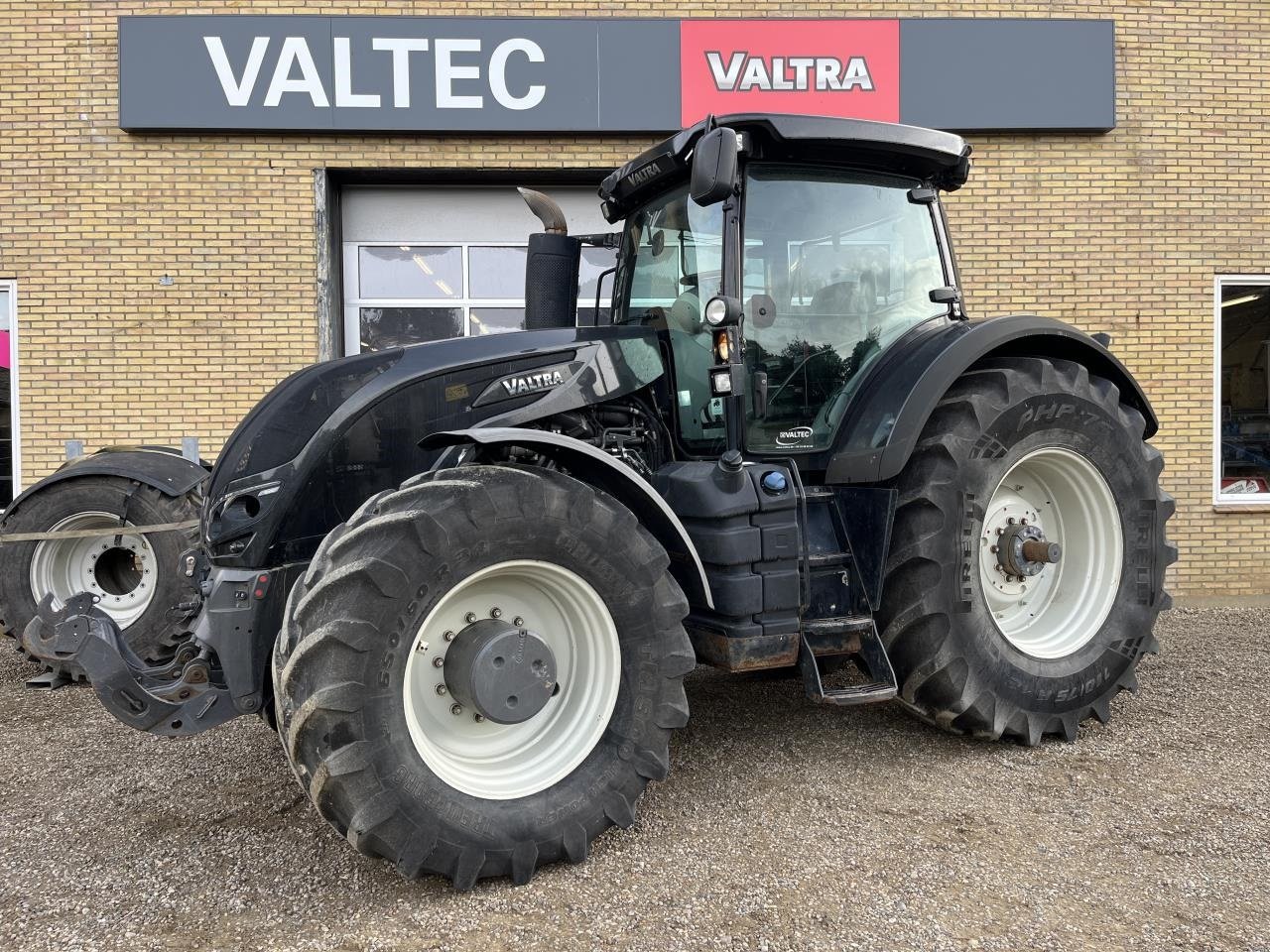 Traktor Türe ait Valtra S374, Gebrauchtmaschine içinde Egtved (resim 1)