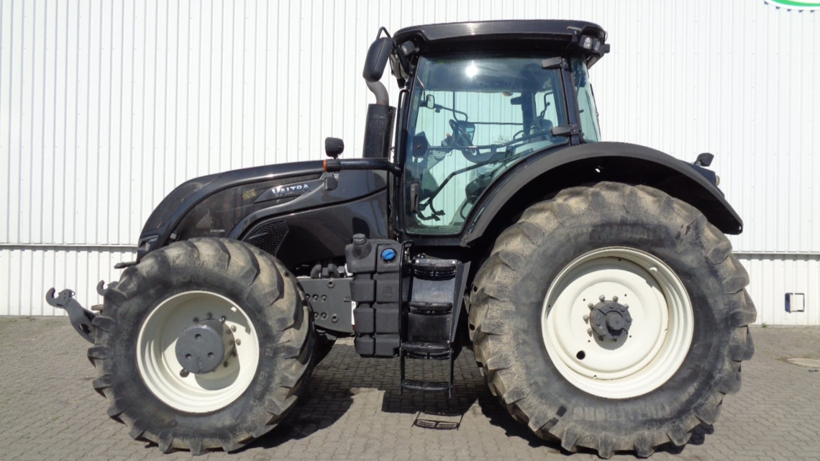 Traktor van het type Valtra S374, Gebrauchtmaschine in Holle- Grasdorf (Foto 1)