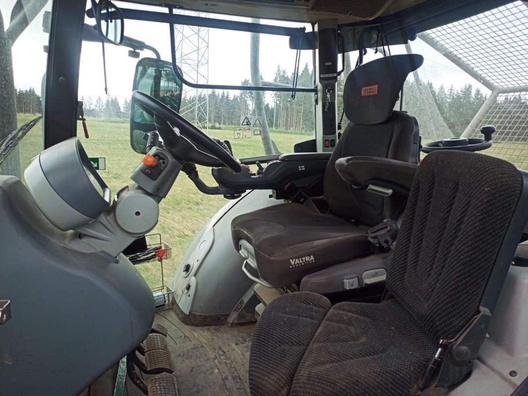 Traktor типа Valtra S374, Gebrauchtmaschine в Bad Oldesloe (Фотография 9)