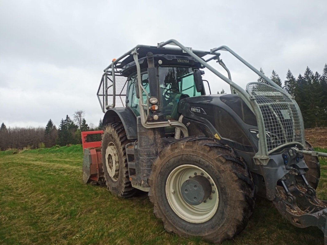 Traktor del tipo Valtra S374, Gebrauchtmaschine In Bad Oldesloe (Immagine 3)