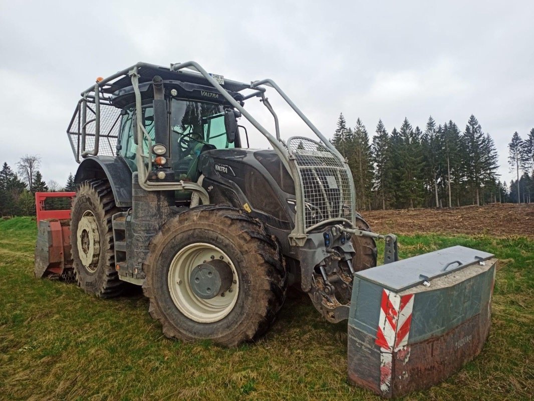 Traktor van het type Valtra S374, Gebrauchtmaschine in Bad Oldesloe (Foto 1)