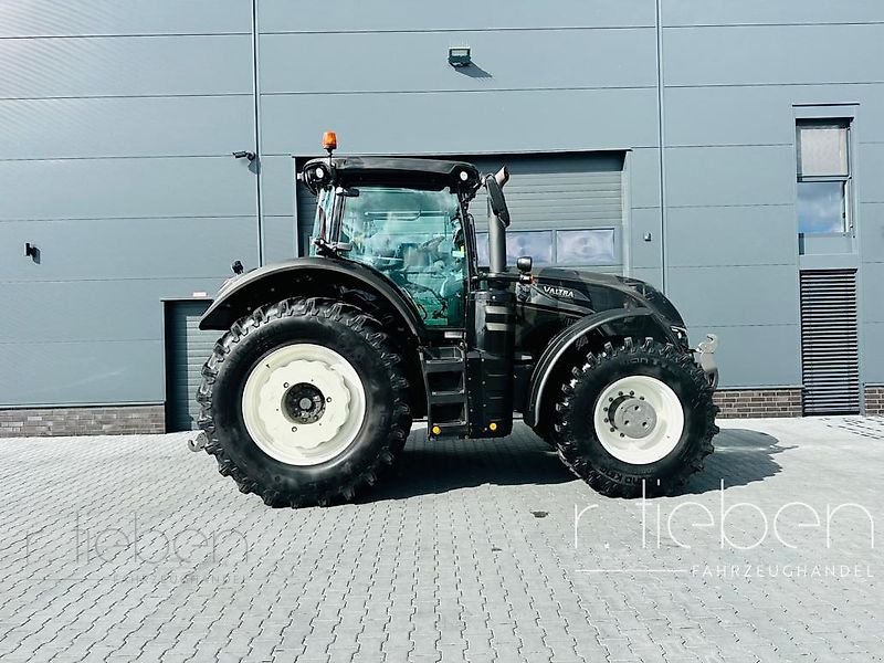 Traktor типа Valtra S394 mit Rückfahreinrichtung (TwinTrac )  - NUR 2600 Stunden -, Gebrauchtmaschine в Haren (Фотография 2)