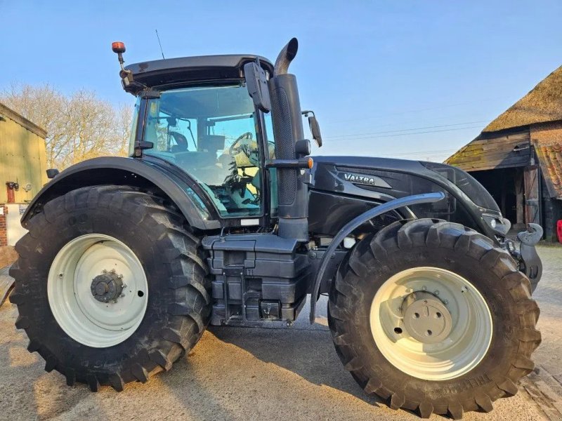 Traktor del tipo Valtra S394 Smarttouch TwinTrac S274 S294 S324 S354 S374 FENDT AGCO, Gebrauchtmaschine en Bergen op Zoom (Imagen 1)